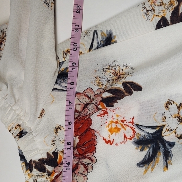 Umgee Floral Print Button Up Off The Shoulder Blouse with Bell Sleeves Size S - Picture 7 of 10